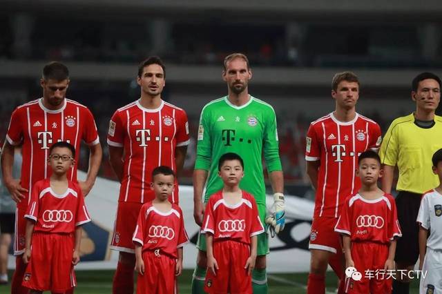  巴黎主场逆转击败里昂，法甲榜首大战引关注  