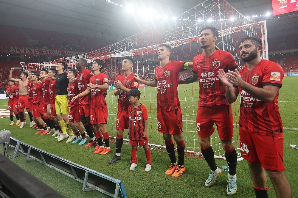  美因茨主场氛围火爆，球迷助威催生胜利能量