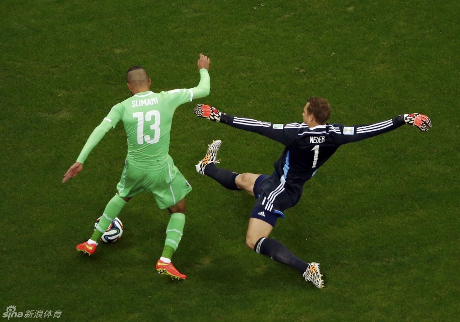  阿雅克肖门将多次神扑，力保球门不失逼平对手  